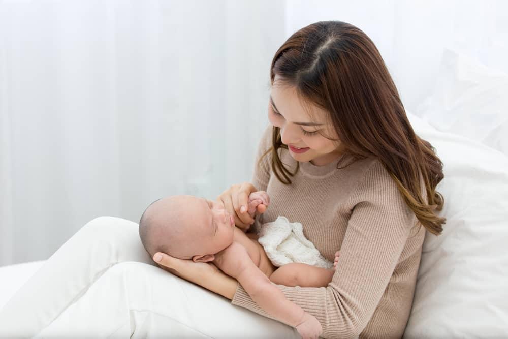 6 Tips Menurunkan Berat Badan Usai Melahirkan