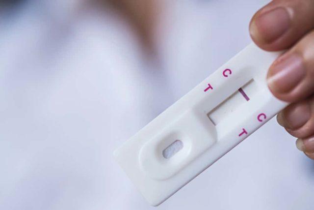 5 Kesalahan yang Sering Dilakukan Saat Memakai Test Pack