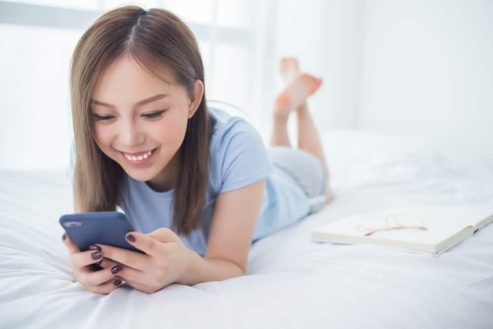 Ingin Coba Sexting untuk Foreplay? Begini Caranya Supaya Aman