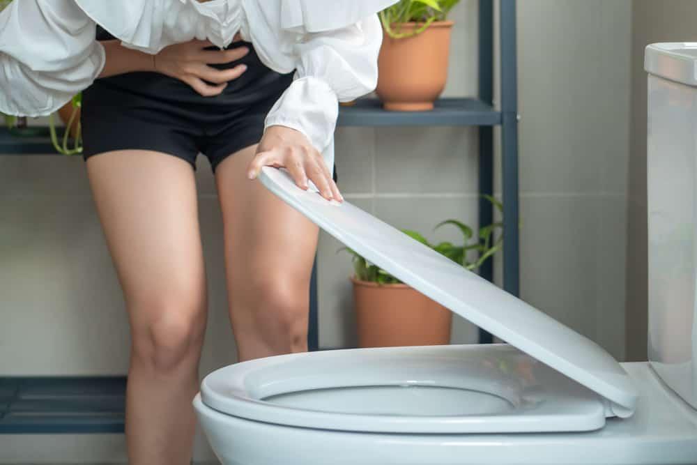 4 Tips Mengatasi Diare Saat Puasa
