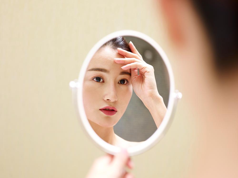 Curiga Berteman dengan Orang yang Narsis? Coba Cek Ciri-Cirinya di Sini!