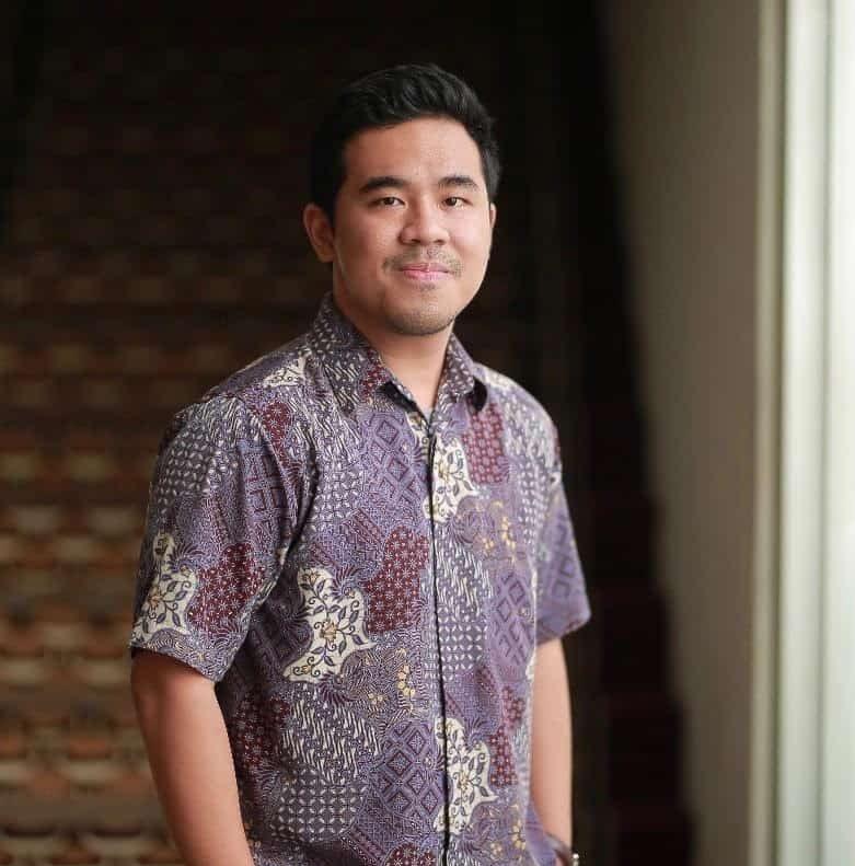 dr. Mikhael Yosia, BMedSci, PGCert, DTM&H.