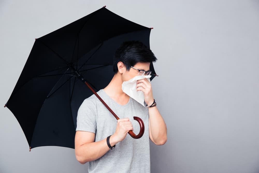 Hidung Sering Tersumbat Saat Musim Hujan? Ketahui Penyebabnya Berikut Ini