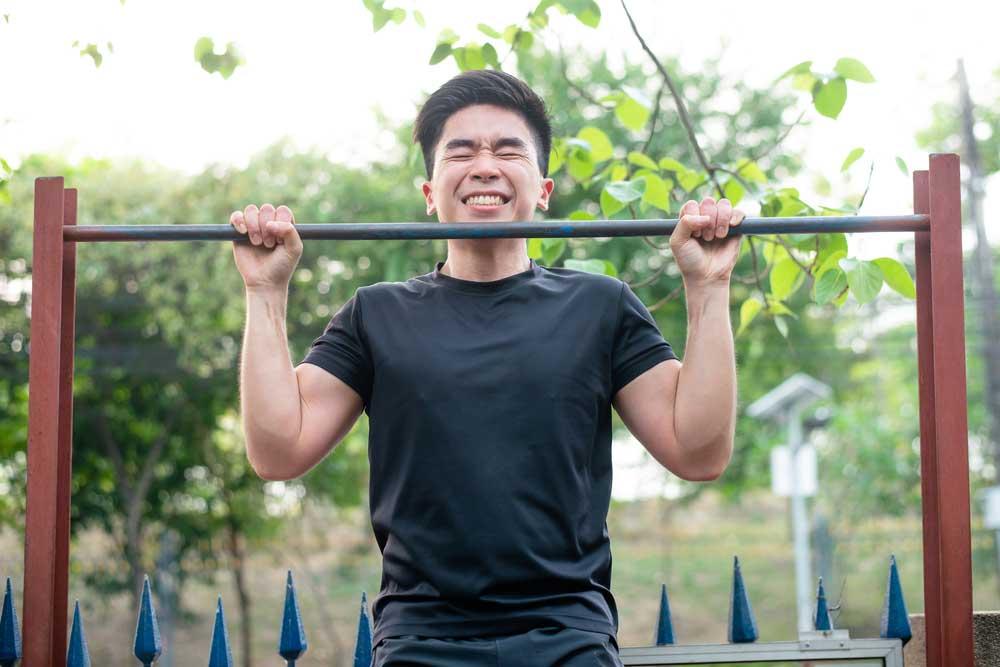 Tips Gerakan Pull Up untuk Pemula dan Manfaatnya bagi Kebugaran Tubuh