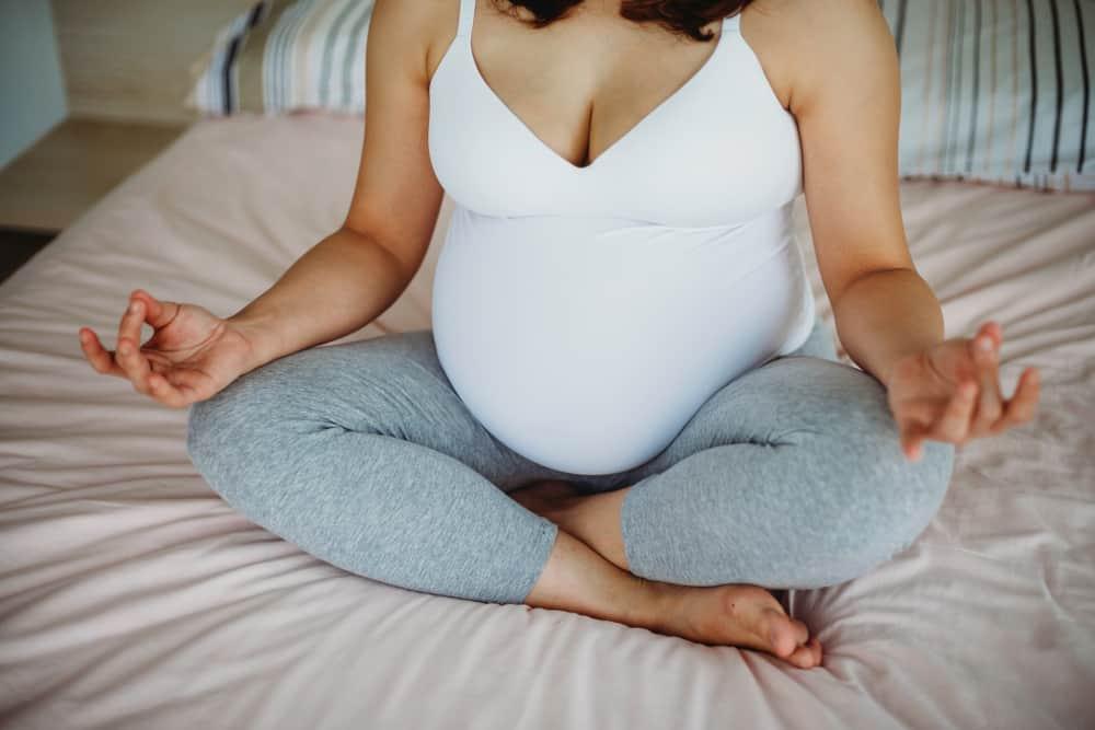 Hamil 9 Bulan, Saat Ibu Menunggu Waktu Kelahiran Si Kecil