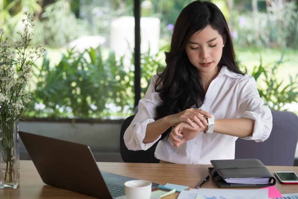 8 Tips Manajemen Waktu Bagi Ibu yang Bekerja untuk Seimbangkan Karir dan Keluarga