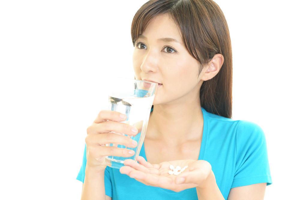 benarkah-tidak-boleh-minum-obat-dengan-susu-atau-teh
