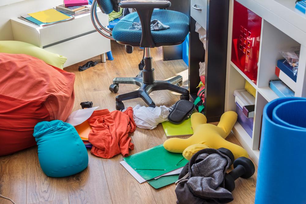 7 Cara Mengajarkan Anak Membereskan Kamar Sendiri