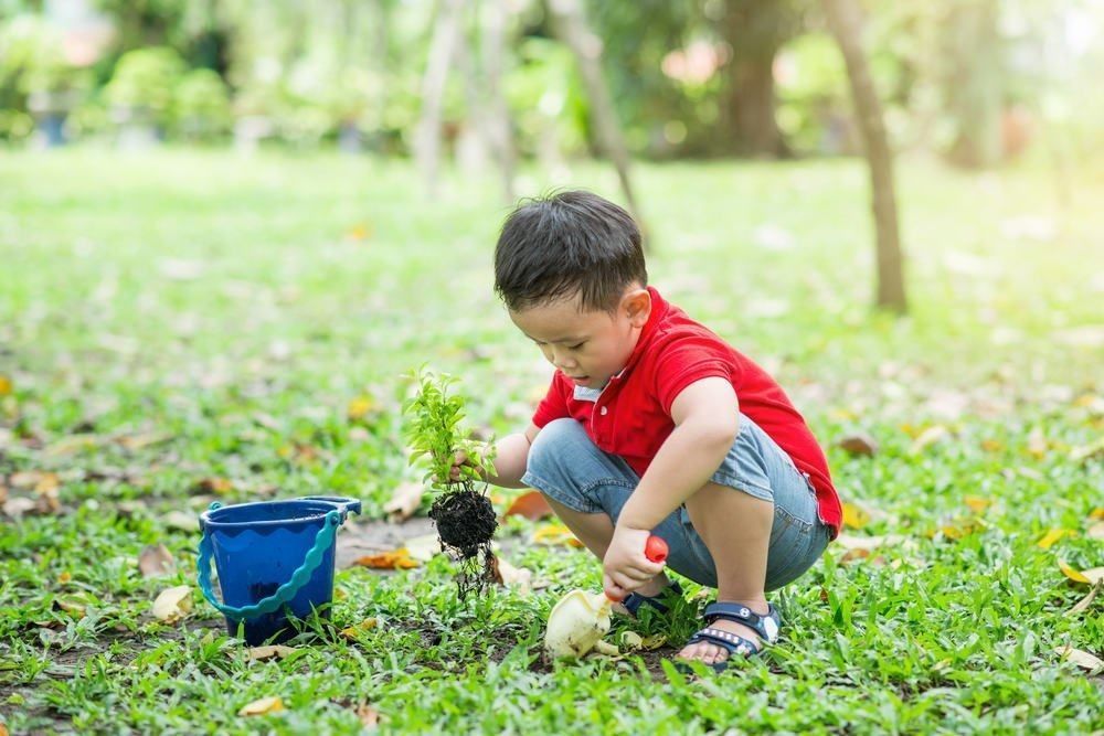 Serba-Serbi Membesarkan Anak Dengan Kepribadian Introvert