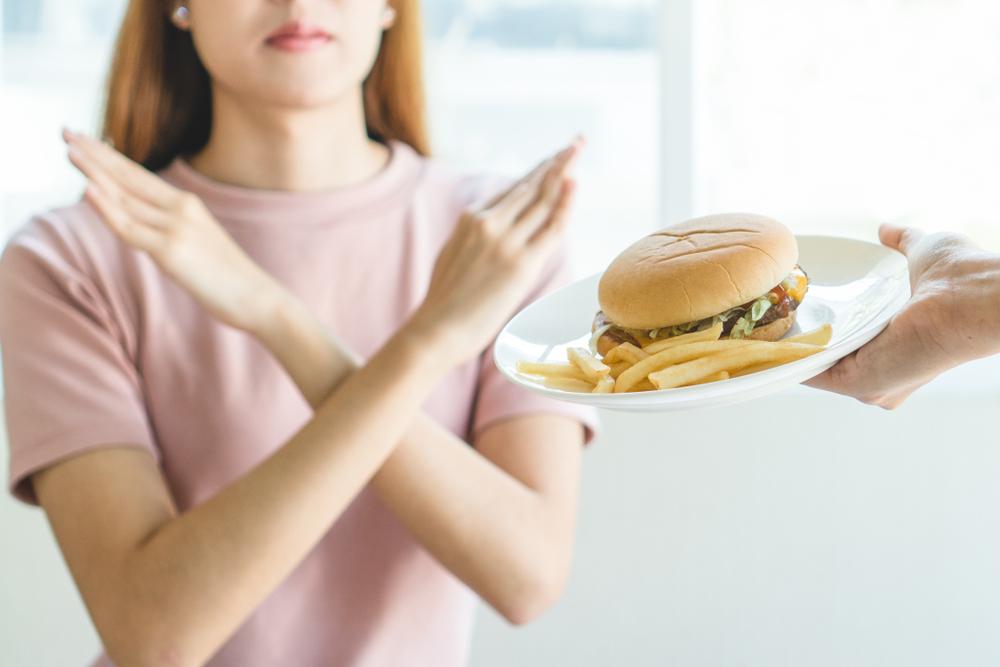 makanan-yang-harus-dihindari-saat-diet