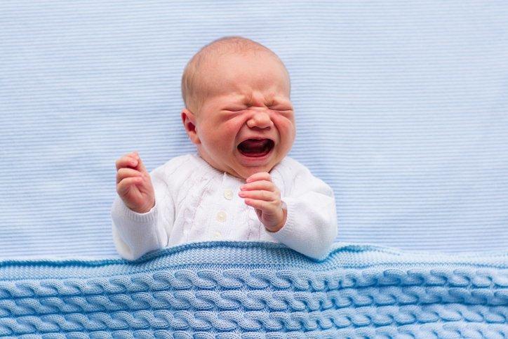 Penyebab Bayi Kolik dan Menangis Berjam-jam Tanpa Henti