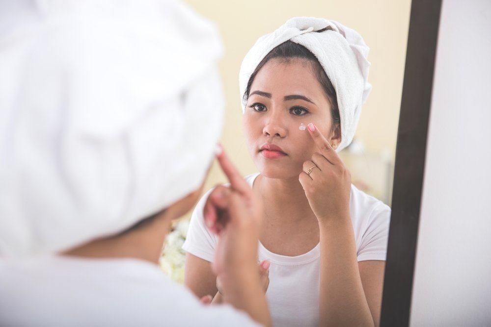 Daftar Efek Samping Pemakaian Krim Pemutih Wajah