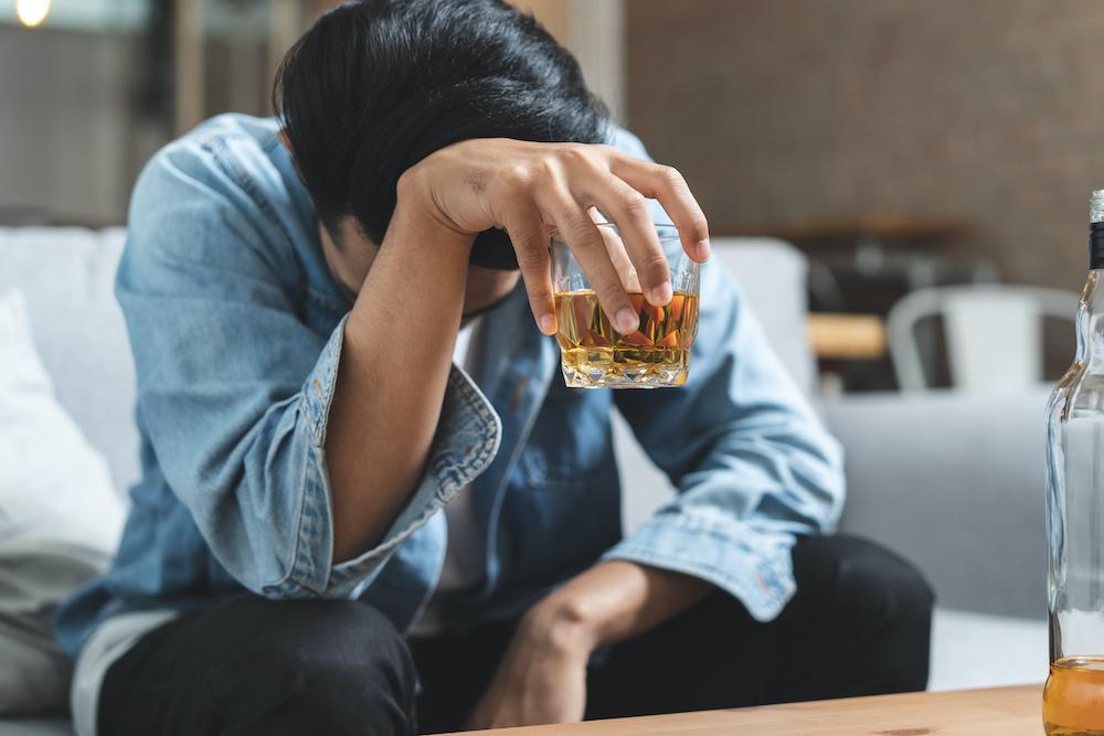 alkoholisme-kecanduan-alkohol