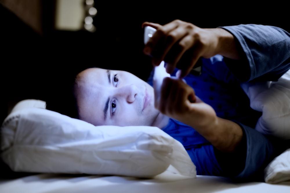 3-bahaya-akibat-paparan-cahaya-biru-dari-layar-gadget