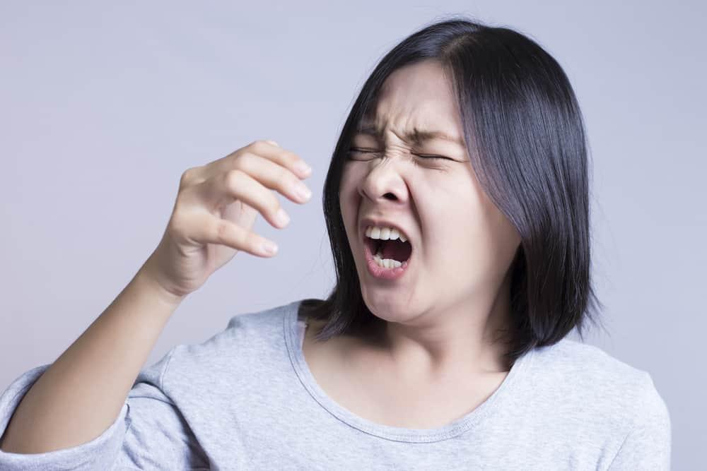 Berbagai Hal yang Menyebabkan Anda Bersin-bersin