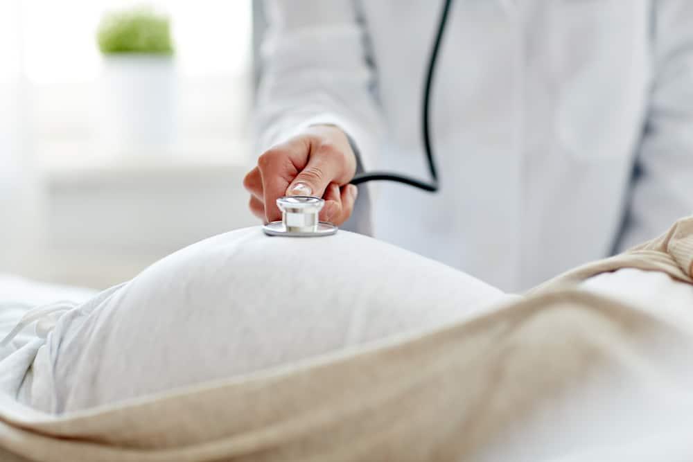 Berencana Suntik Epidural Saat Melahirkan? Ketahui Dulu Manfaat dan Risikonya