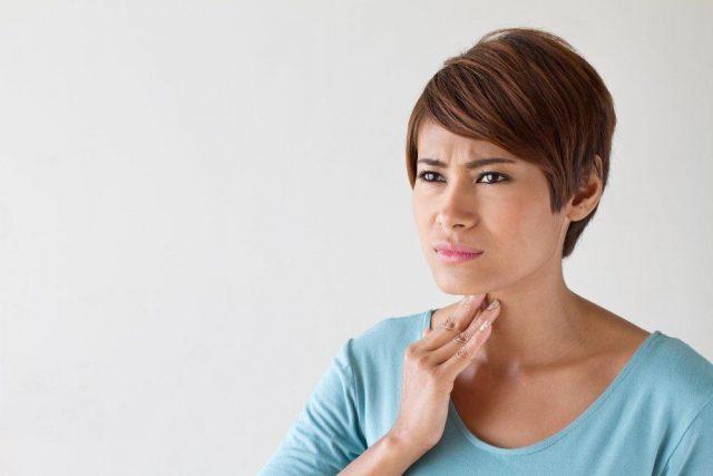 Tenggorokan Terasa Kering? Coba 6 Cara Ini untuk Mengatasinya