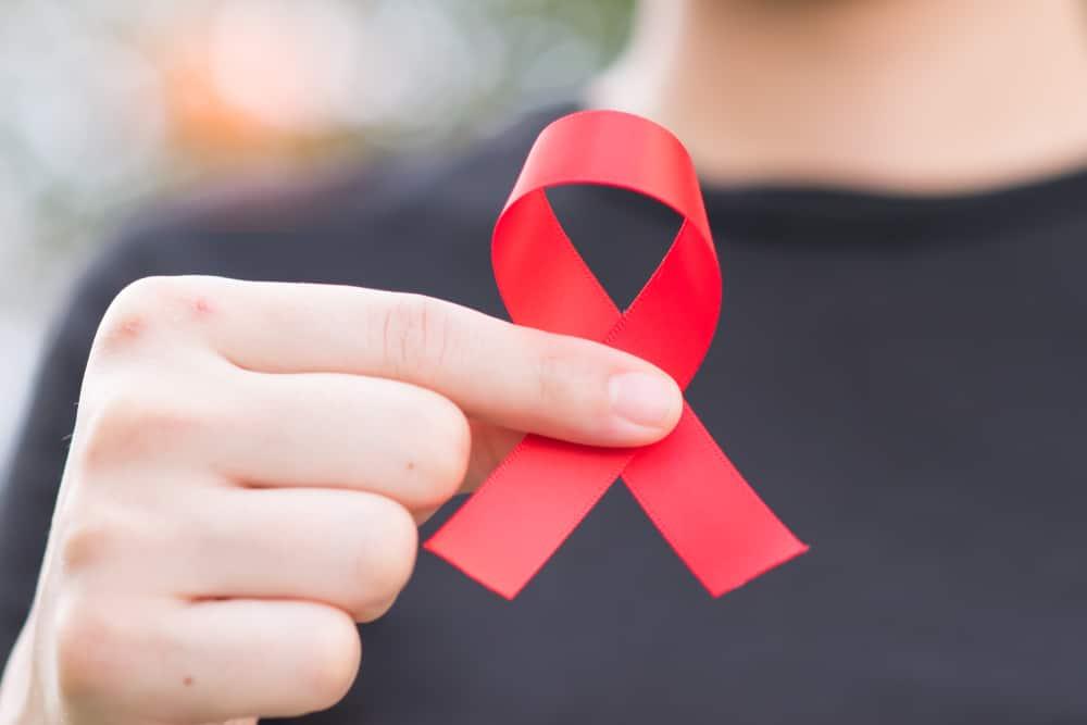perbedaan-hiv-dan-aids