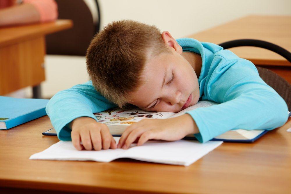 Wajarkah Jika Anak Sering Mengantuk di Kelas?