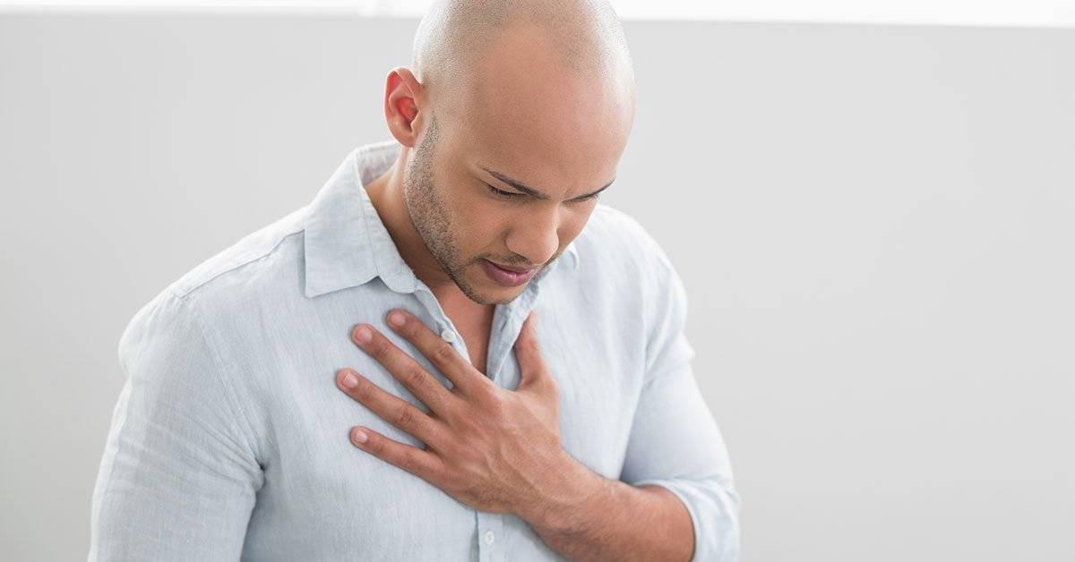 5 Penyebab Dada Terasa Nyeri Saat Makan