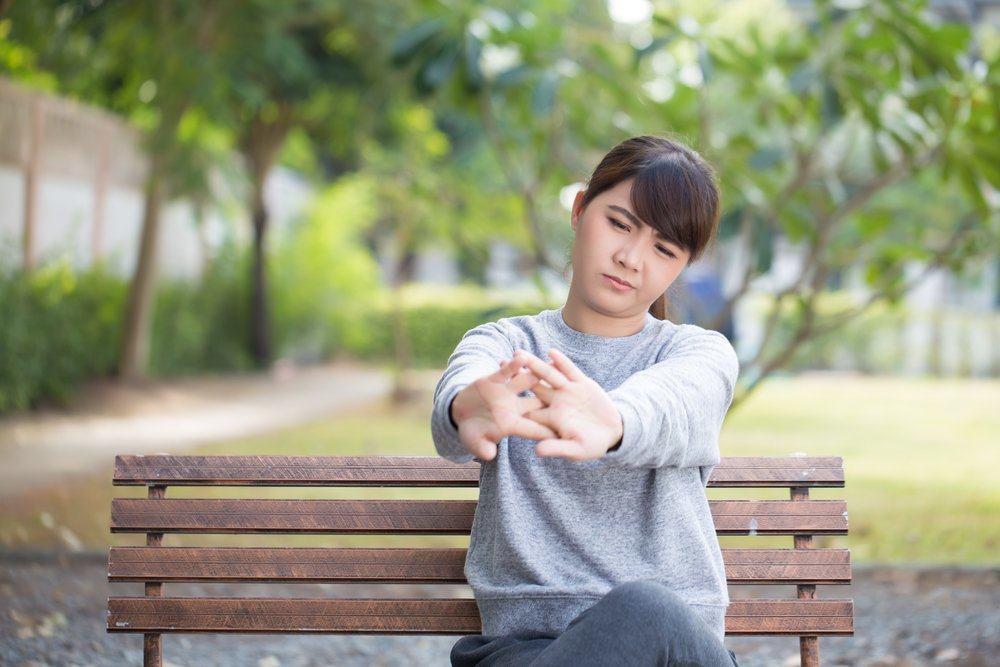 sendi-bunyi-saat-diregangkan