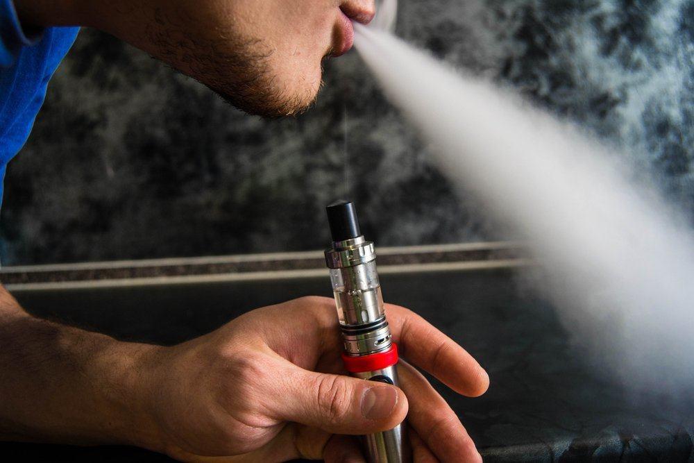 perbedaan-vapor-dan-rokok-elektrik