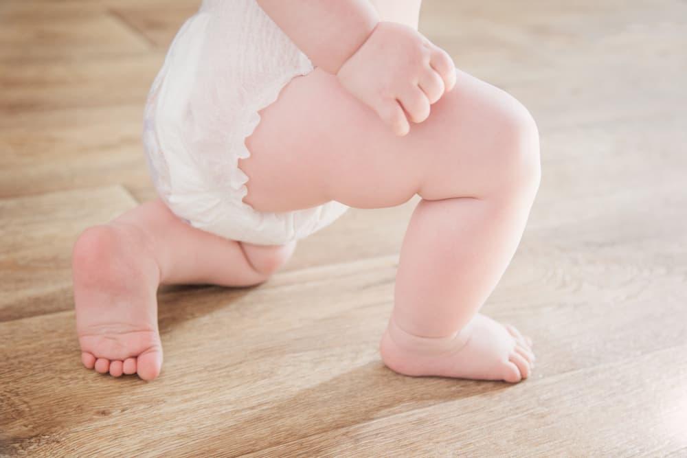 Popok Buat Anak Sulit Berjalan? Mitos atau Fakta?