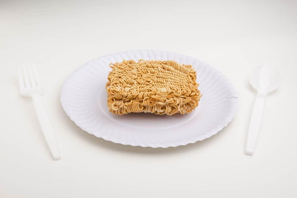 Suka Makan Mie Instan? Ketahui Dulu 5 Fakta Mengejutkan Ini