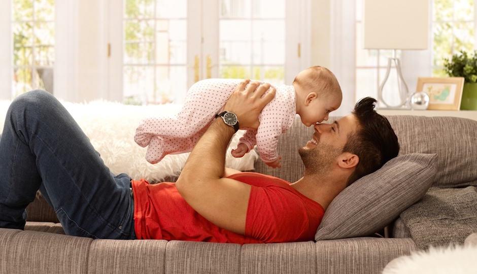 Awas! Melempar Bayi ke Udara Berakibat Fatal Bagi Otaknya