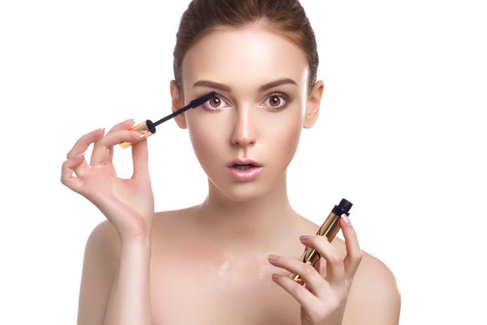 dampak-pakai-make-up-seharian