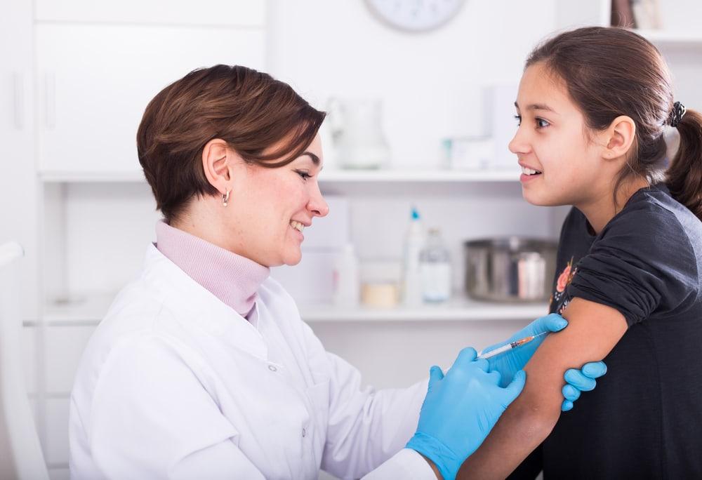 Usia Berapa Anak Sudah Bisa Pindah dari Dokter Anak ke Dokter Umum?