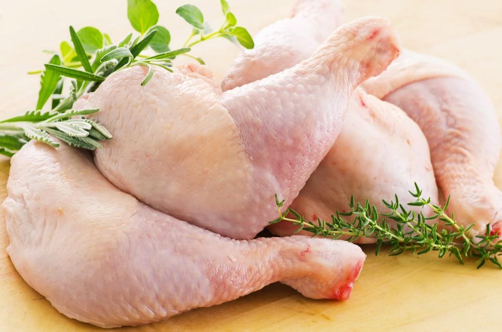 bahaya-ciri-daging-ayam-belum-matang