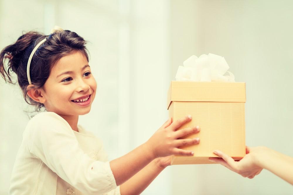 Aturan Memberikan Hadiah ke Anak Agar Tak Berdampak Negatif