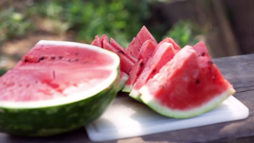 7 Manfaat Buah Semangka dan Kulitnya untuk Kesehatan Tubuh