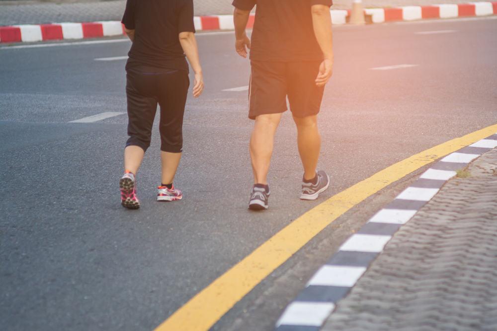 menghitung-langkah-saat-berjalan-kaki