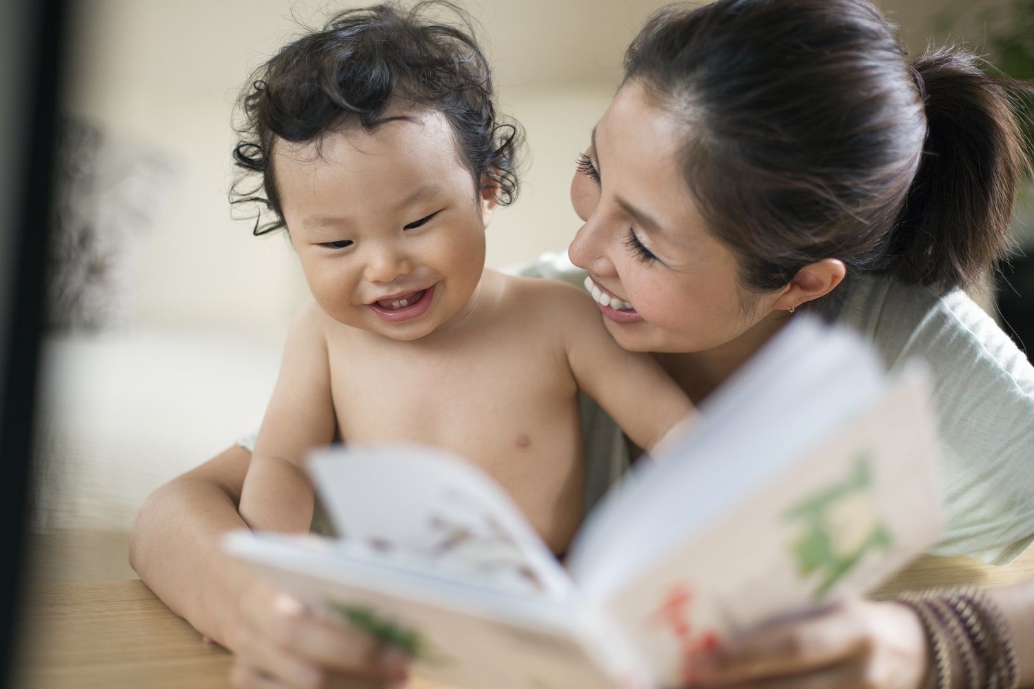 7 Cara agar Anak Bisa Cepat Bicara yang Orangtua Harus Tahu