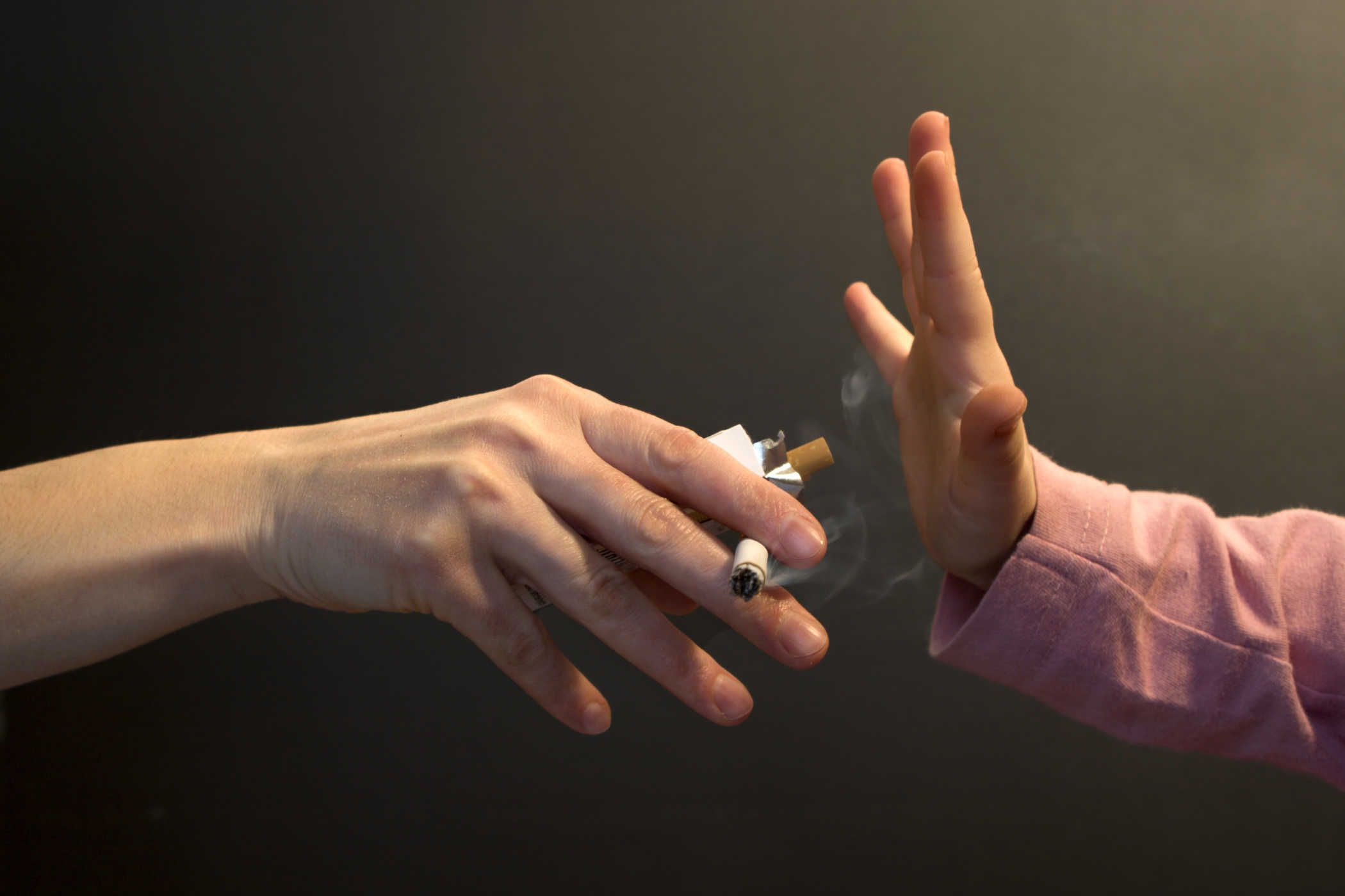 Cara Menjauhkan Anak dari Bahaya Rokok dan Narkoba