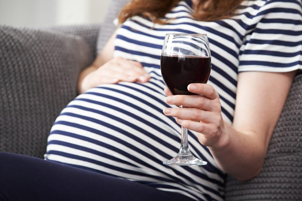 Apakah Minum Alkohol Bisa Bikin Orang Jadi Kurang Subur?