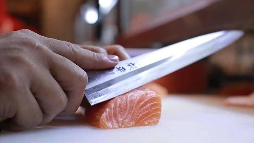 5 Gangguan Kesehatan Akibat Makan Makanan Mentah