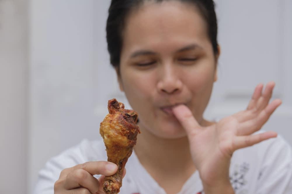 makan-ayam-penyebab-fibroid-rahim