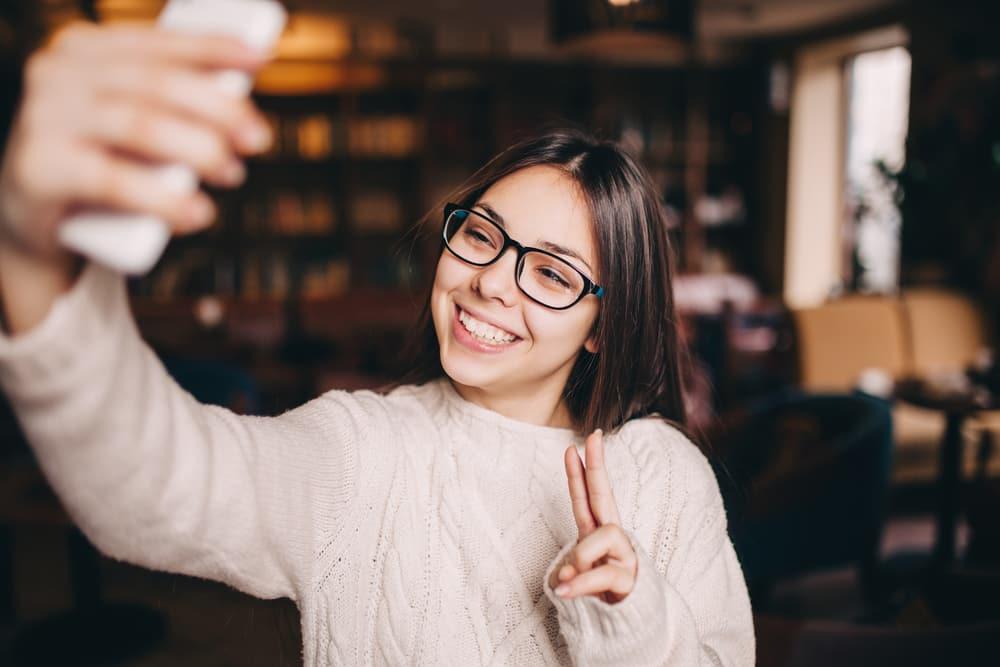 kejang-epilepsi-foto-selfie-flash-kamera