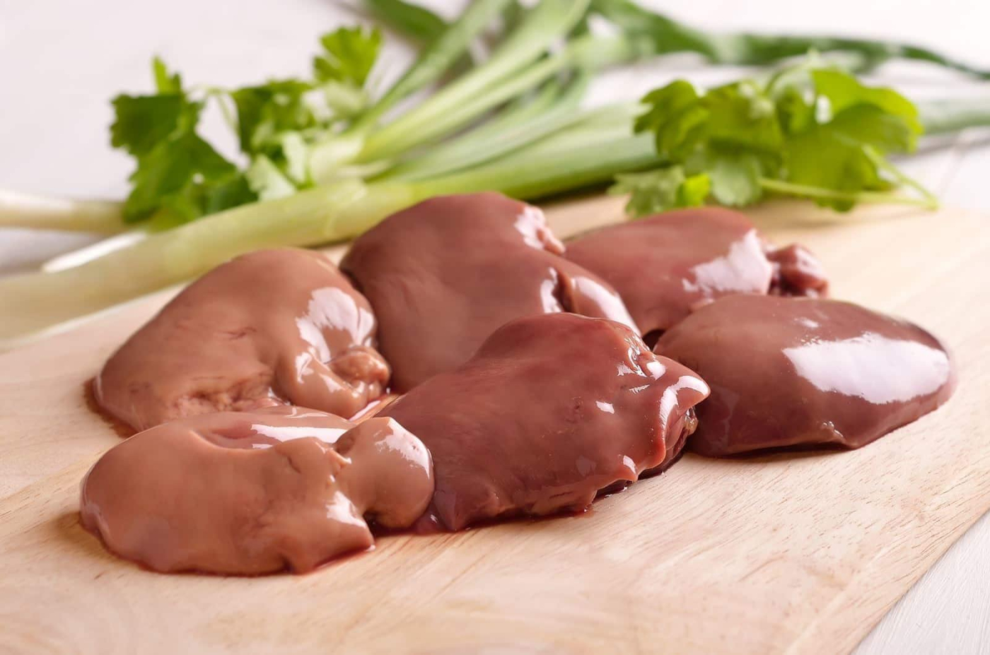 Membandingkan Manfaat dan Risiko Kesehatan Makan Jeroan Ayam