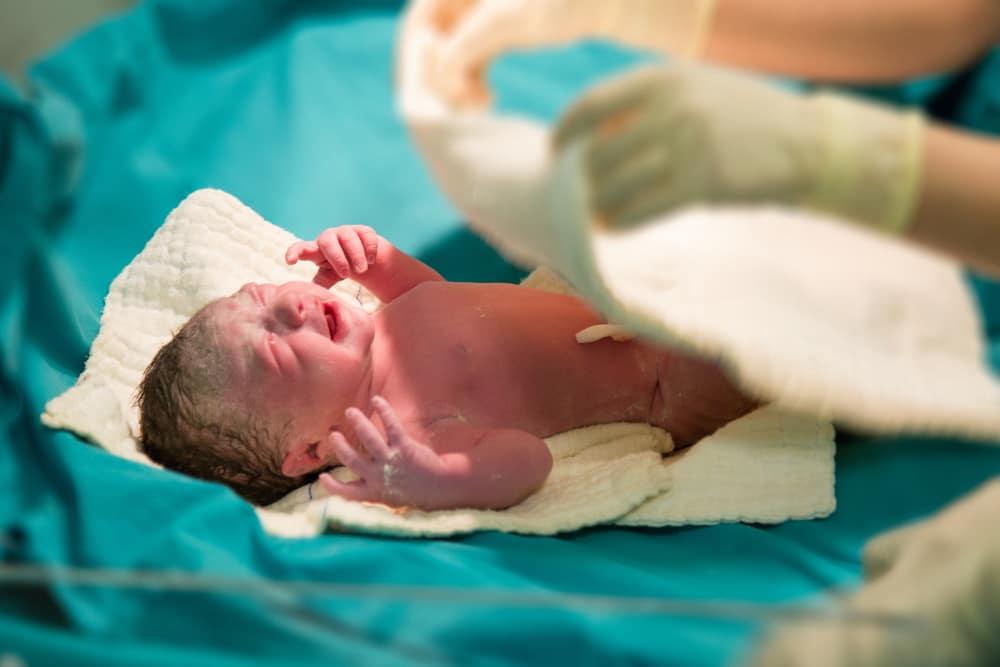 8 Hal yang Akan Langsung Dilakukan Pada Bayi Setelah Dilahirkan