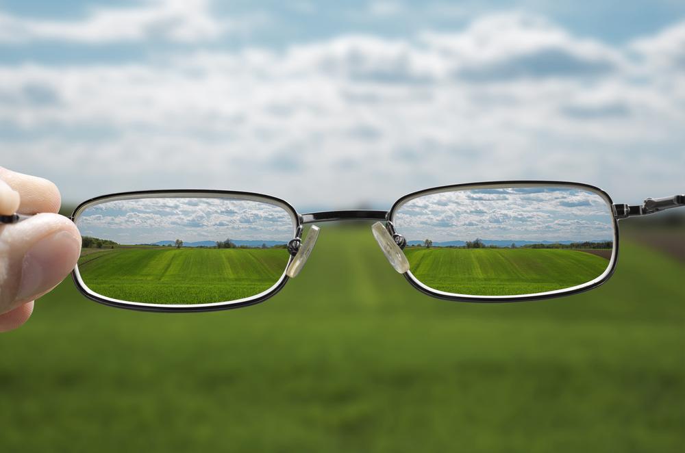 10 Penyebab Mata Buram, dari Rabun Hingga Retina Lepas