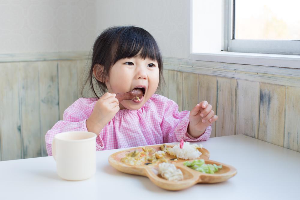 berapa-kali-sehari-anak-makan