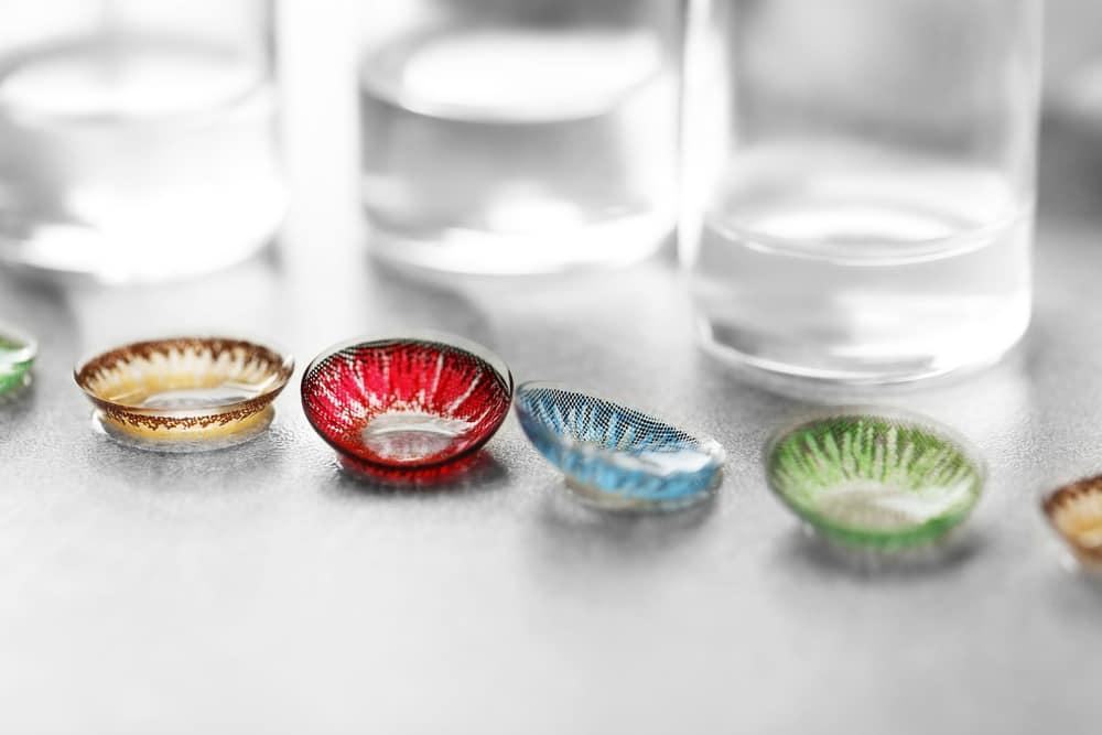 Apa Bedanya Soft Lens dan Hard Lens? Mana yang Lebih Baik untuk Mata Anda?