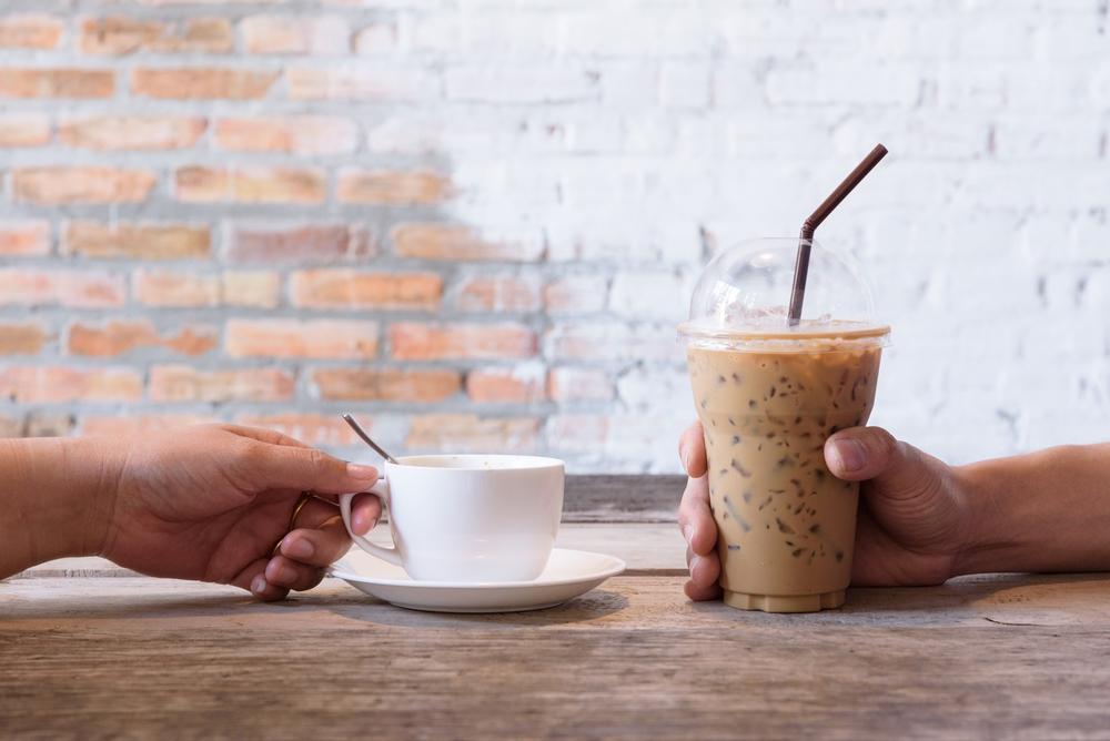 Es Kopi atau Kopi Panas: Mana yang Lebih Sehat?