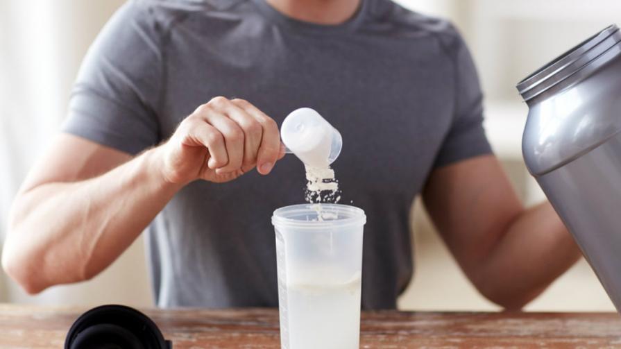 Soy Protein vs Whey Protein: Mana yang Ampuh Membentuk Otot?