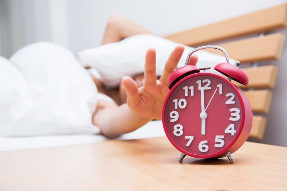 Mana yang Harus Didahulukan Agar Tubuh Bugar: Rutin Olahraga atau Tidur Cukup?