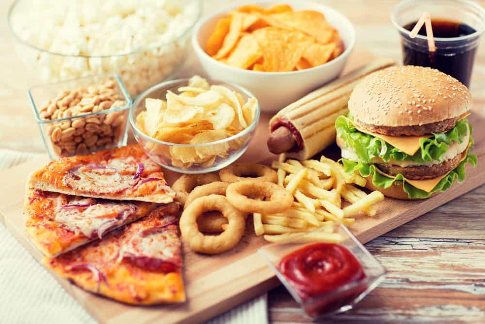 7 Makanan yang Wajib Dihindari Pasien Kanker